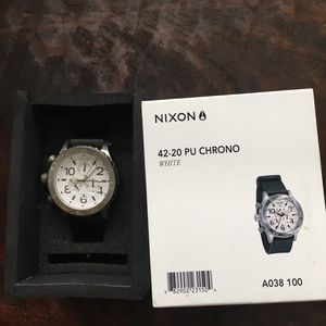 New Nixon watch silver and black